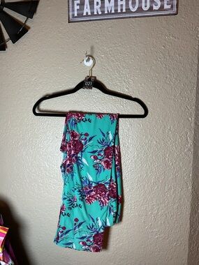 Lularoe Leggings Women’s Size TC Tall & Curvy Fits Sizes 12-18 Floral Pattern